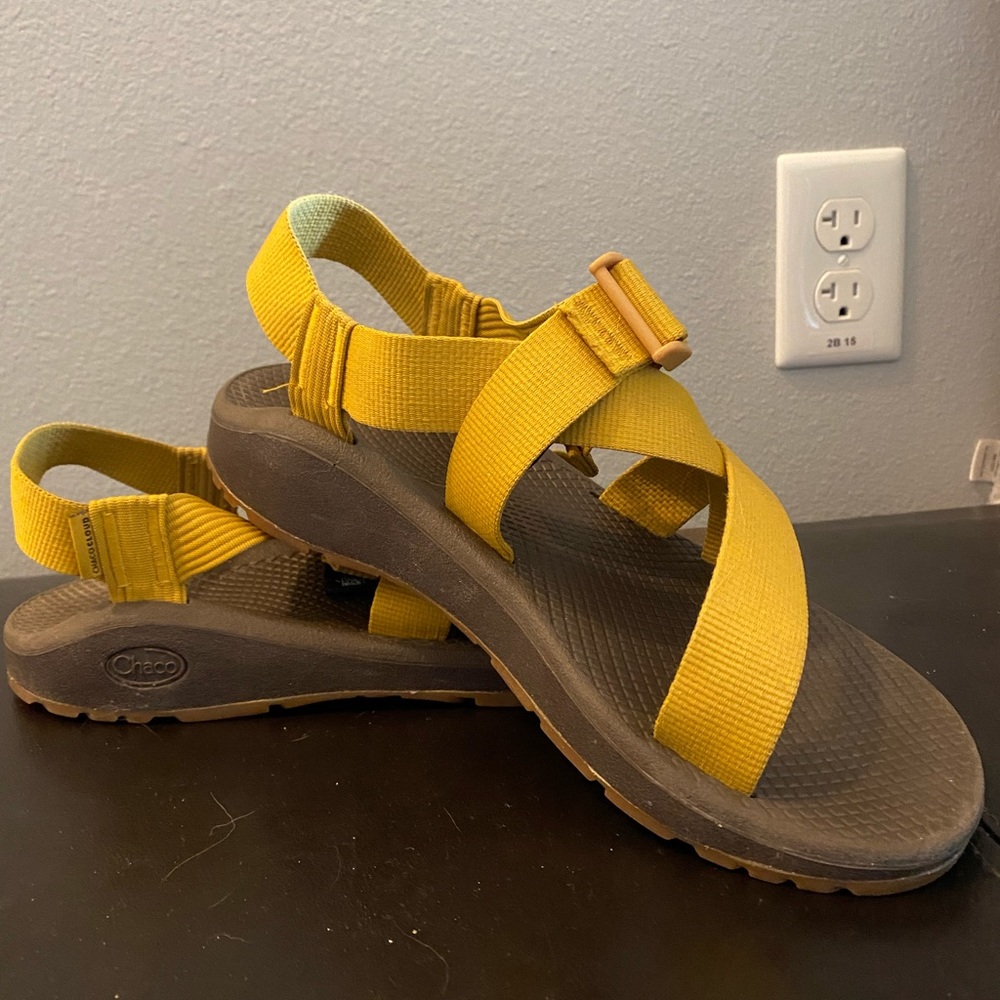 Size 10 Women’s Chacos